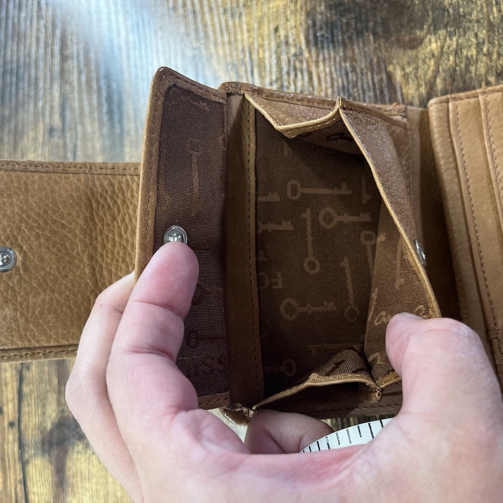 Brown Fossil Long Live Vintage 1954 Small Wallet Cow Hide Leather - Picture 6 of 11